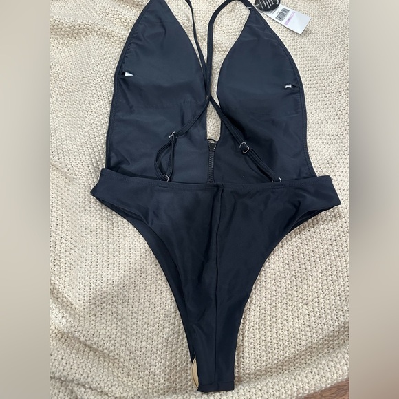 Carmen Marc Valvo NEW🔥 Black Halter One-Piece Swimsuit - Picture 4 of 9